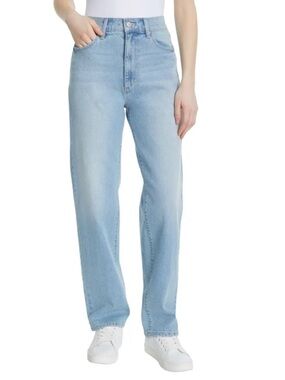 NWT Gloria Vanderbilt Straight Leg Women’s Jeans in Light Blue